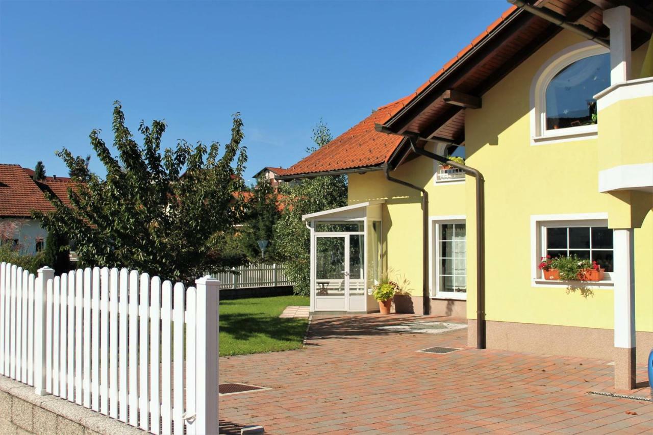 Yellow Dreamhouse Postojna Extérieur photo