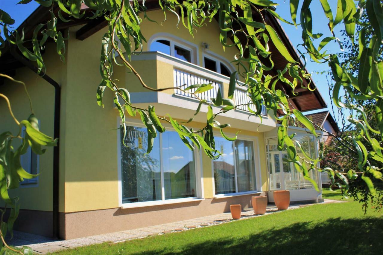 Yellow Dreamhouse Postojna Extérieur photo