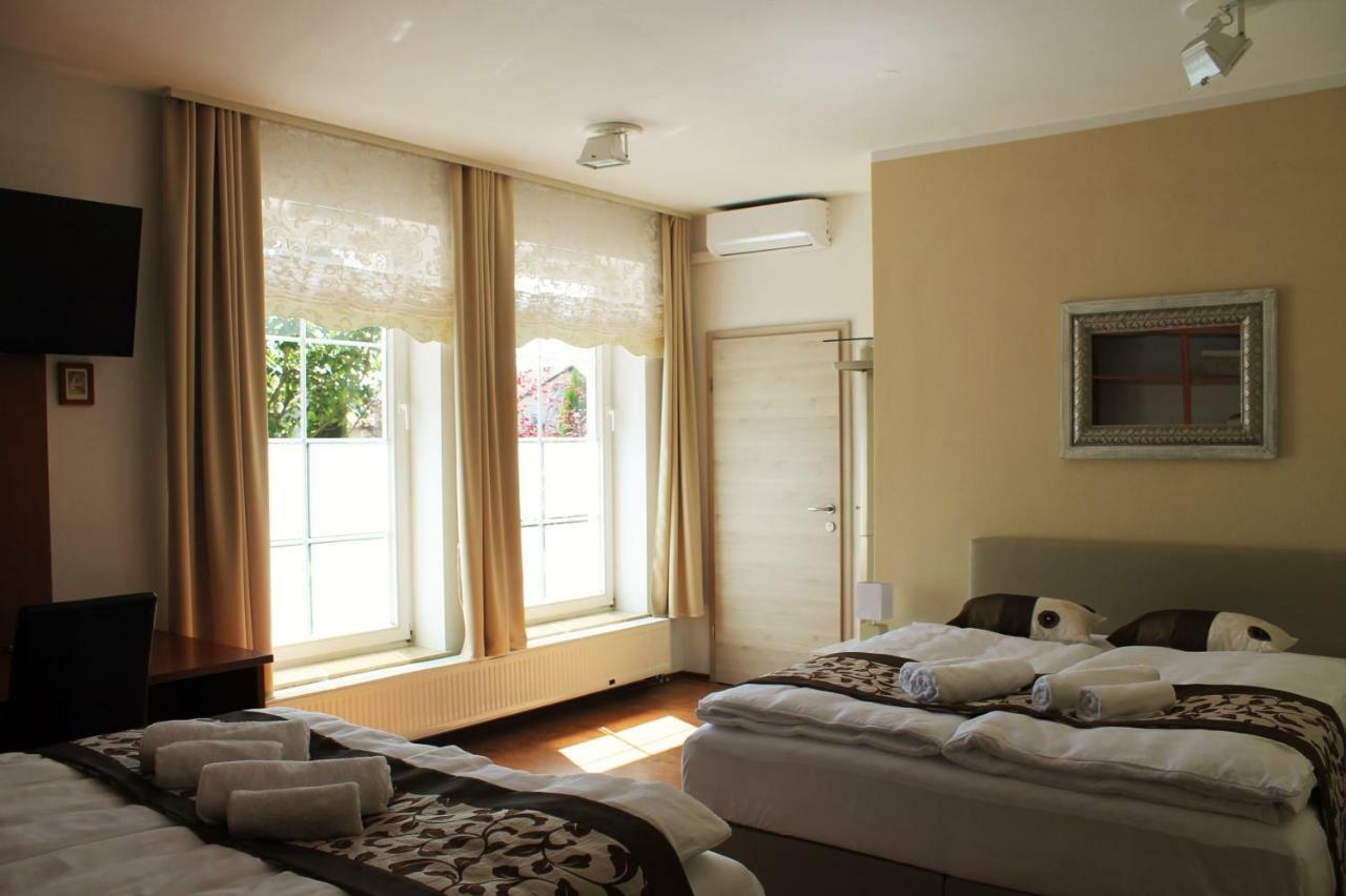 Yellow Dreamhouse Postojna Extérieur photo